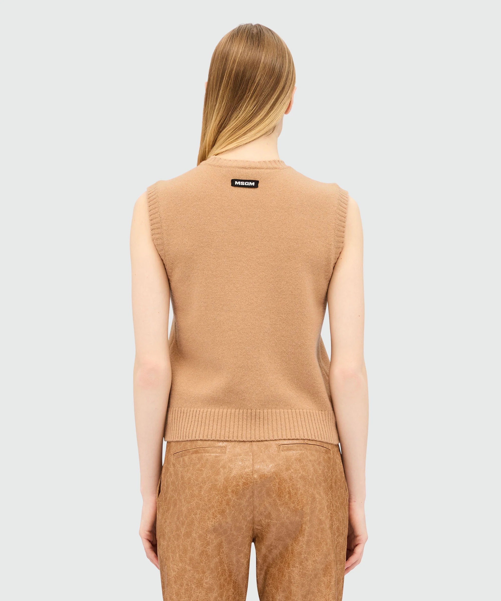 Beige knitted vest with multicolor argyle pattern - Image 3