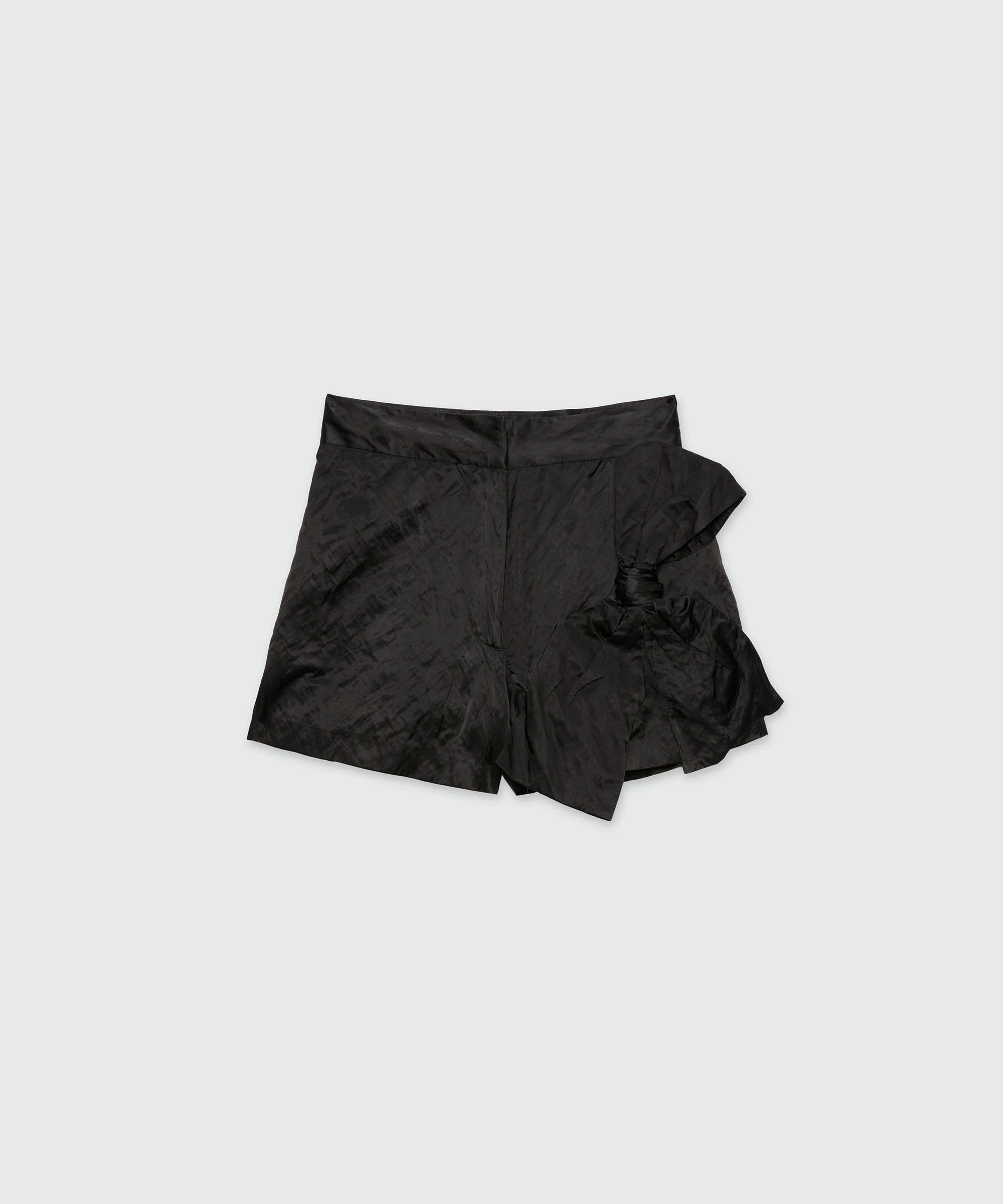 Black crinkle duchesse shorts with bow