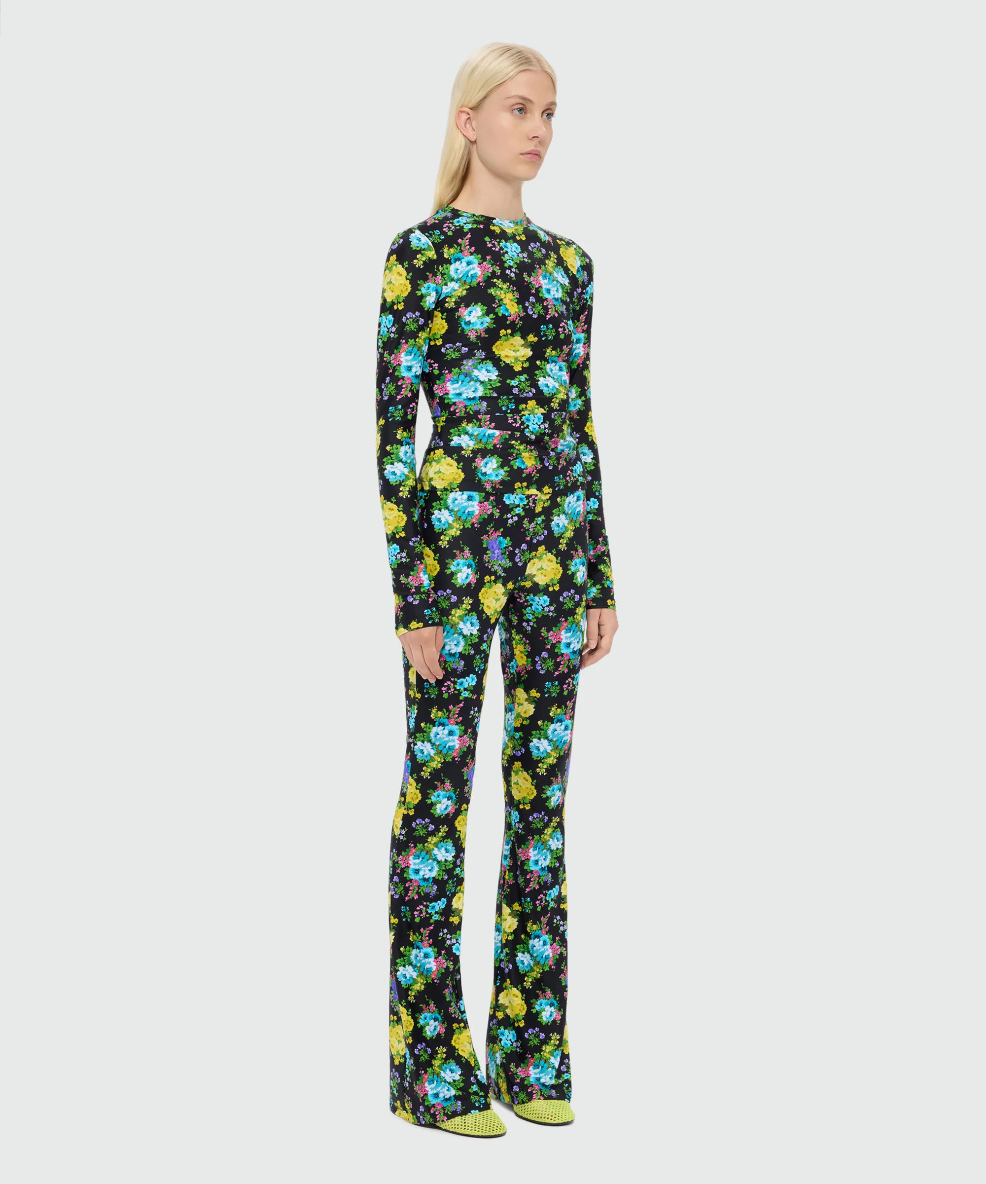 Black flared lycra leggings with floral print - Image 4