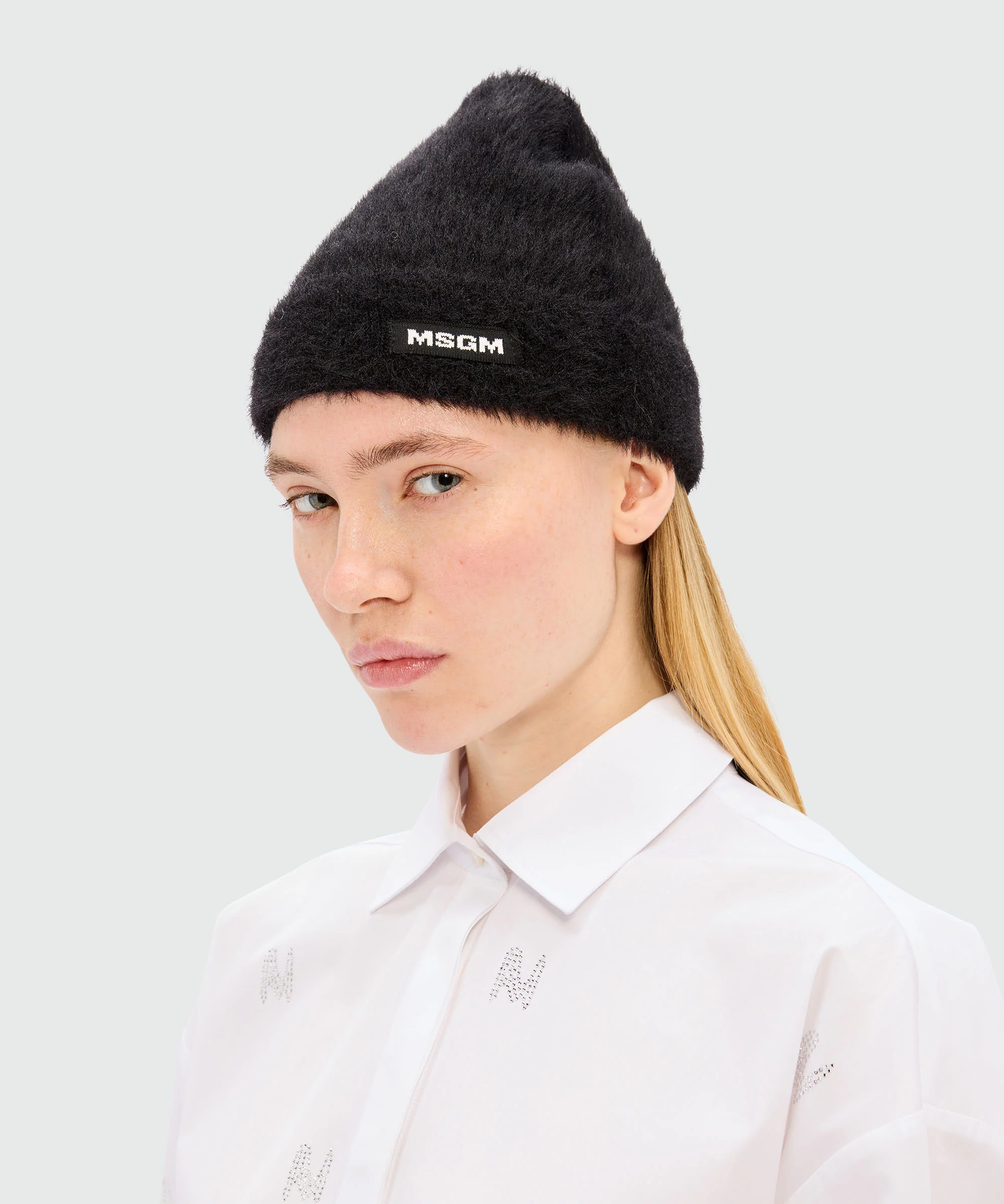 Black knitted hat with MSGM logo label - Image 3