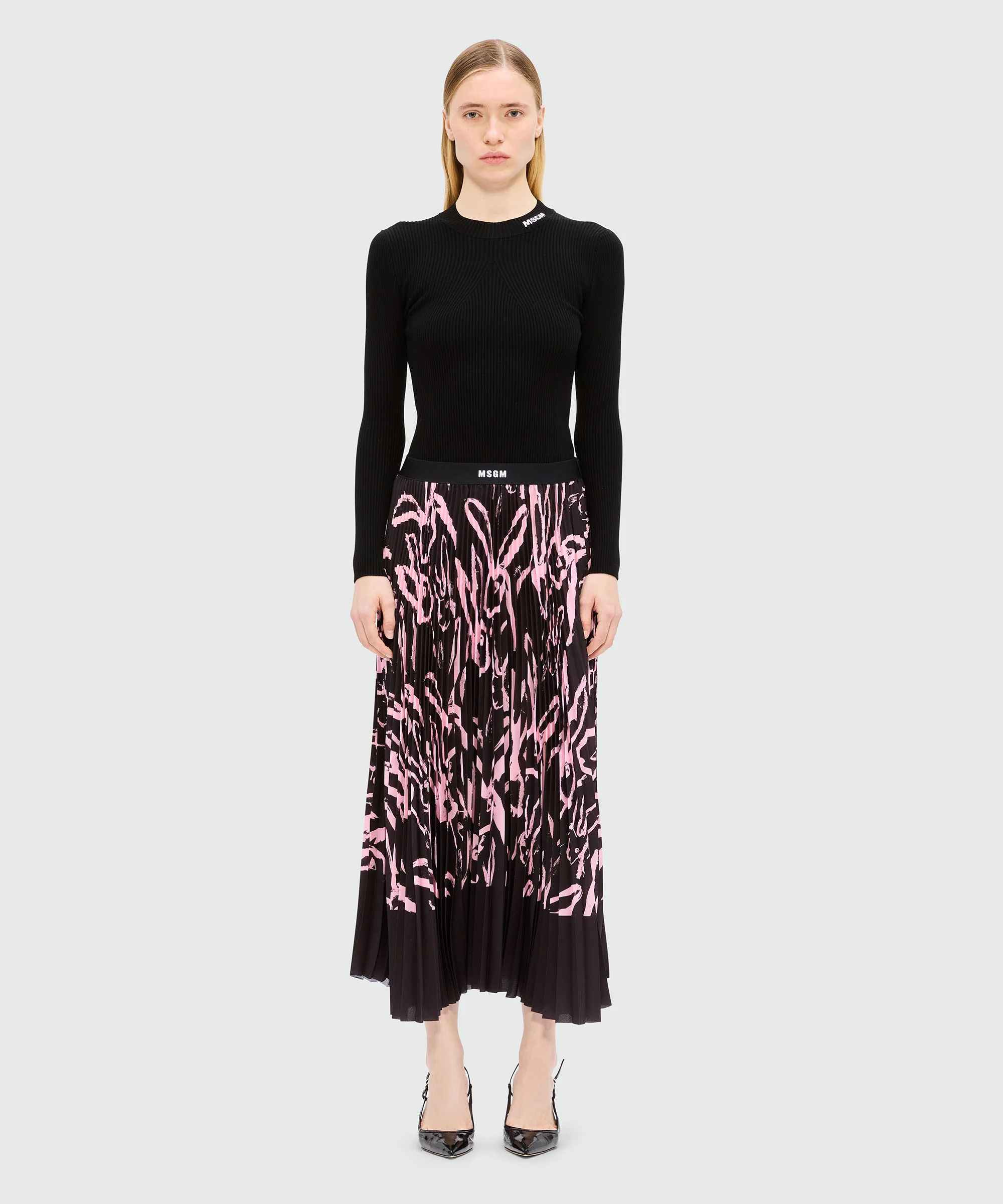 Black pleated midi skirt with "Sketched Bunnies" print - Image 2
