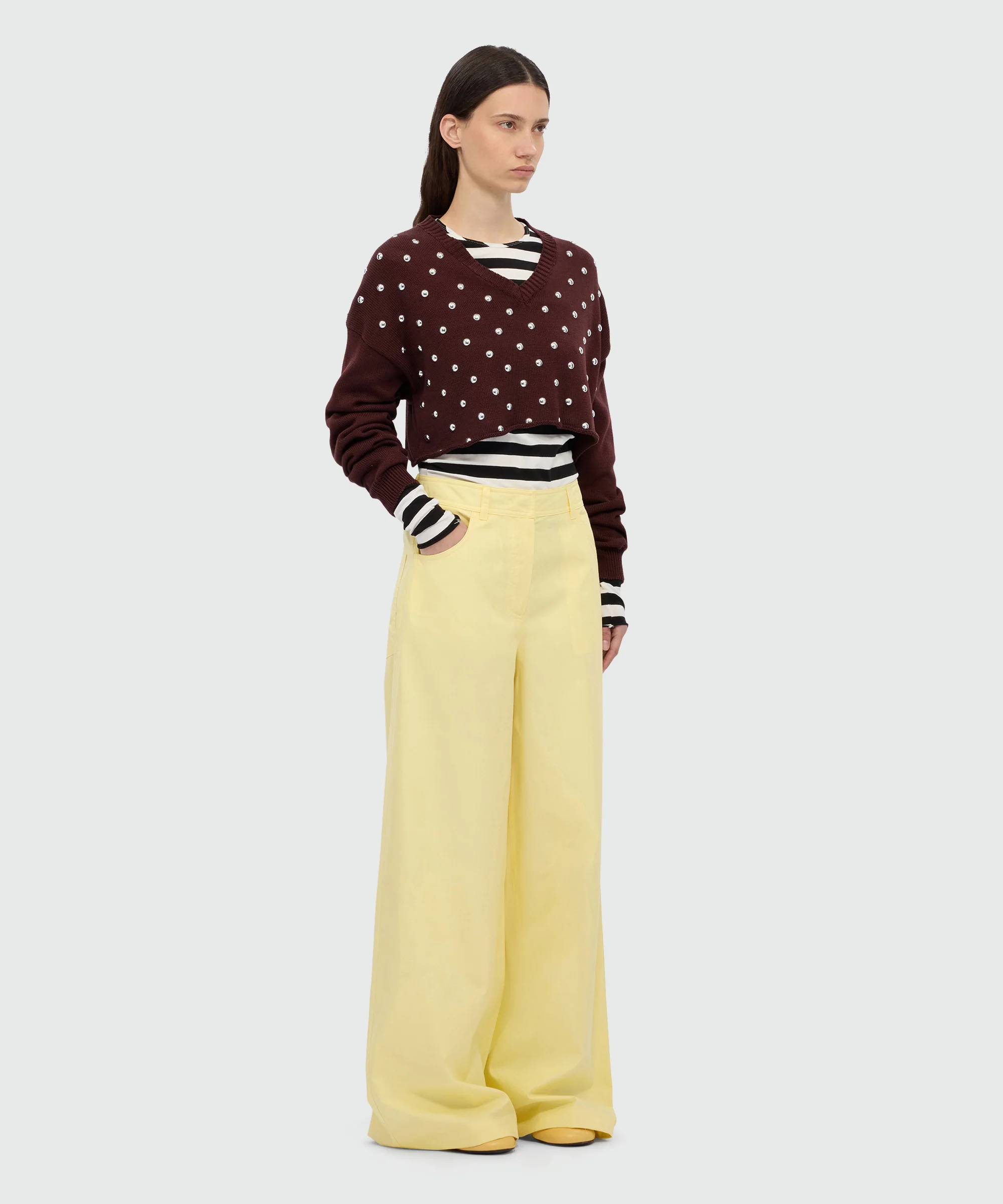 Brown cropped sweater with studs. - Image 5