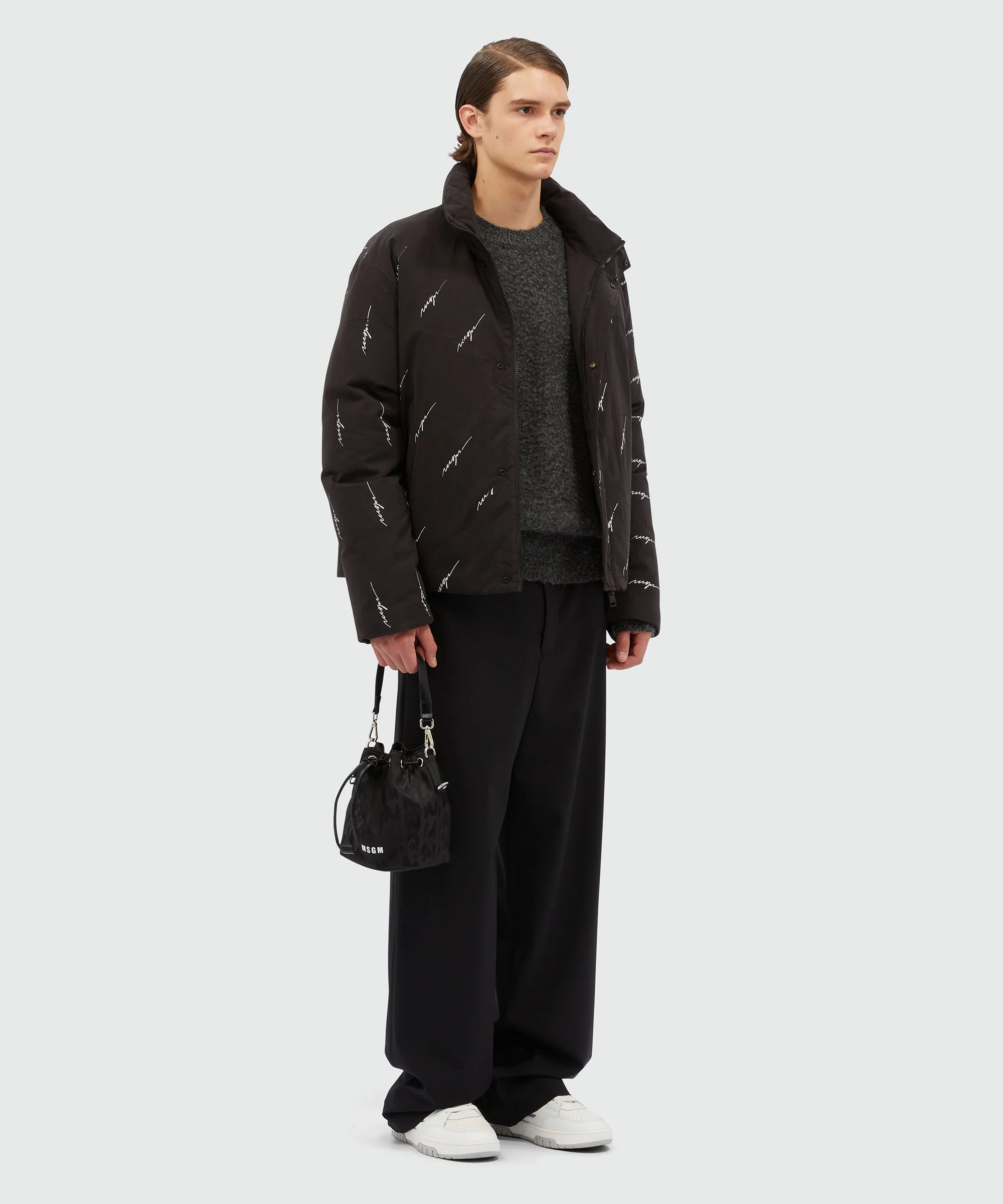 Bucket bag in black Mwave fabric - Image 5