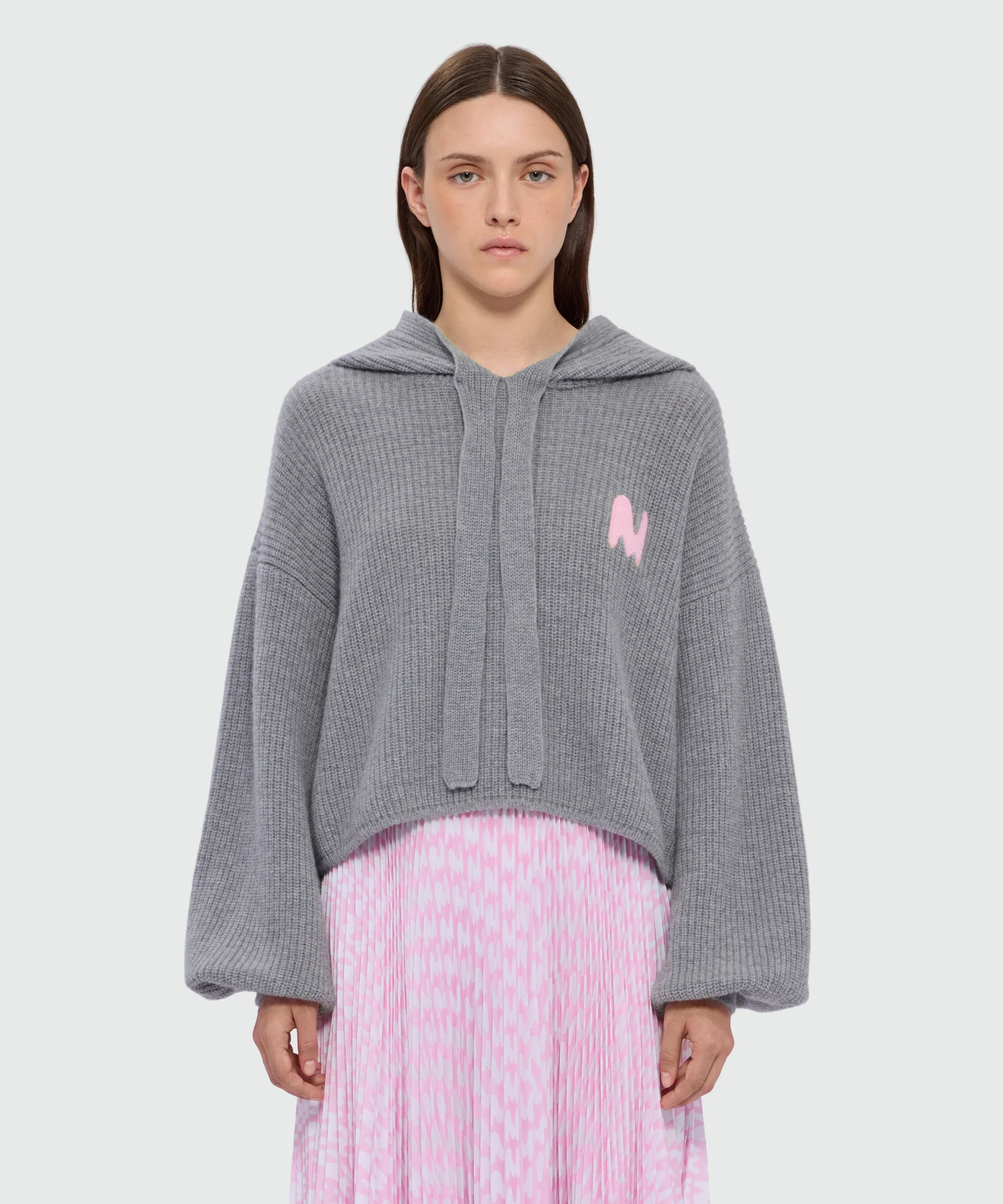 Grey cashmere-blend hooded knit with MWAVE embroidery and balloon sleeves - Image 2