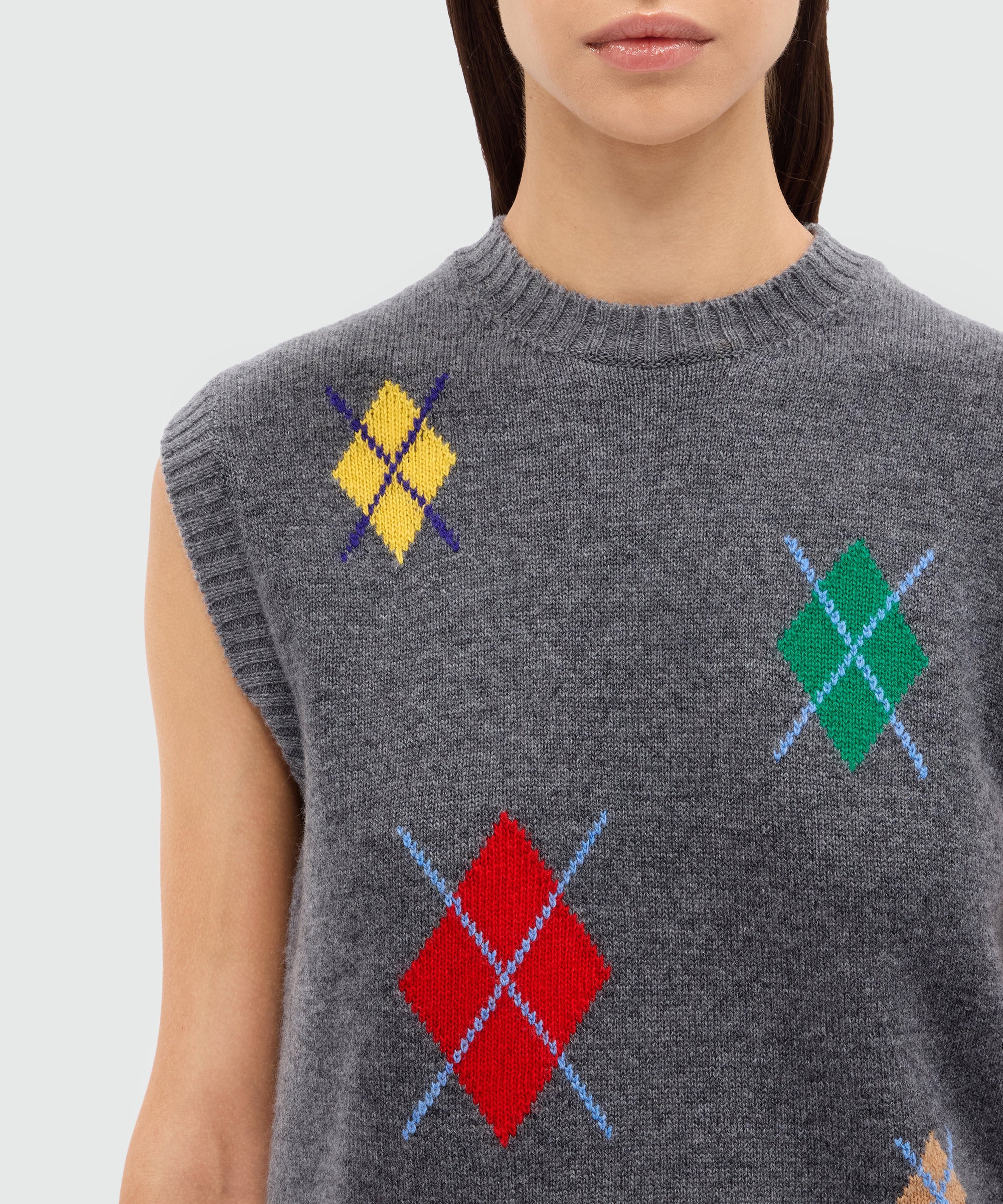 Grey melange knitted vest with multicolor argyle pattern - Image 5