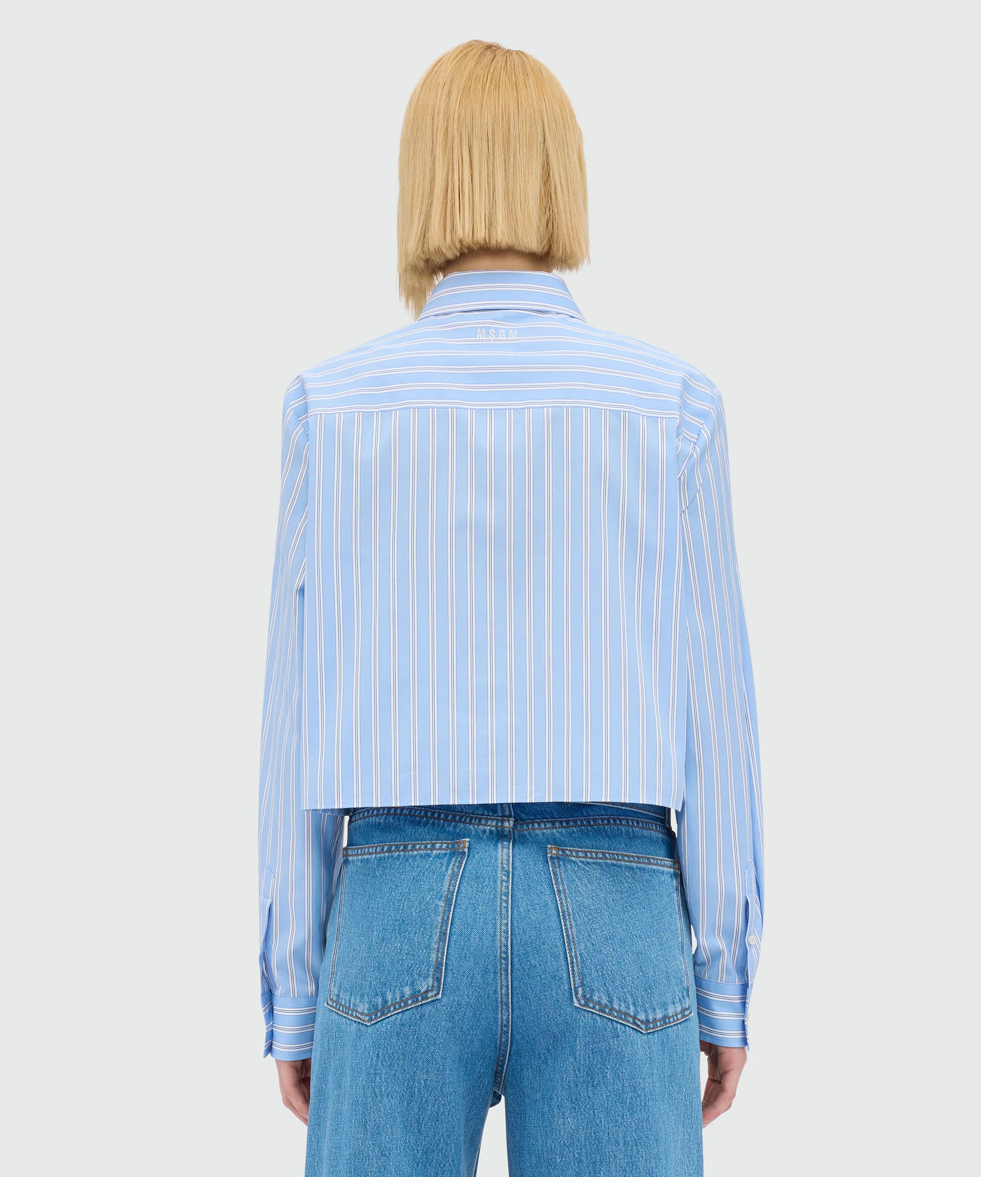 Light blue cropped poplin shirt with "Bunny" patch - Image 3