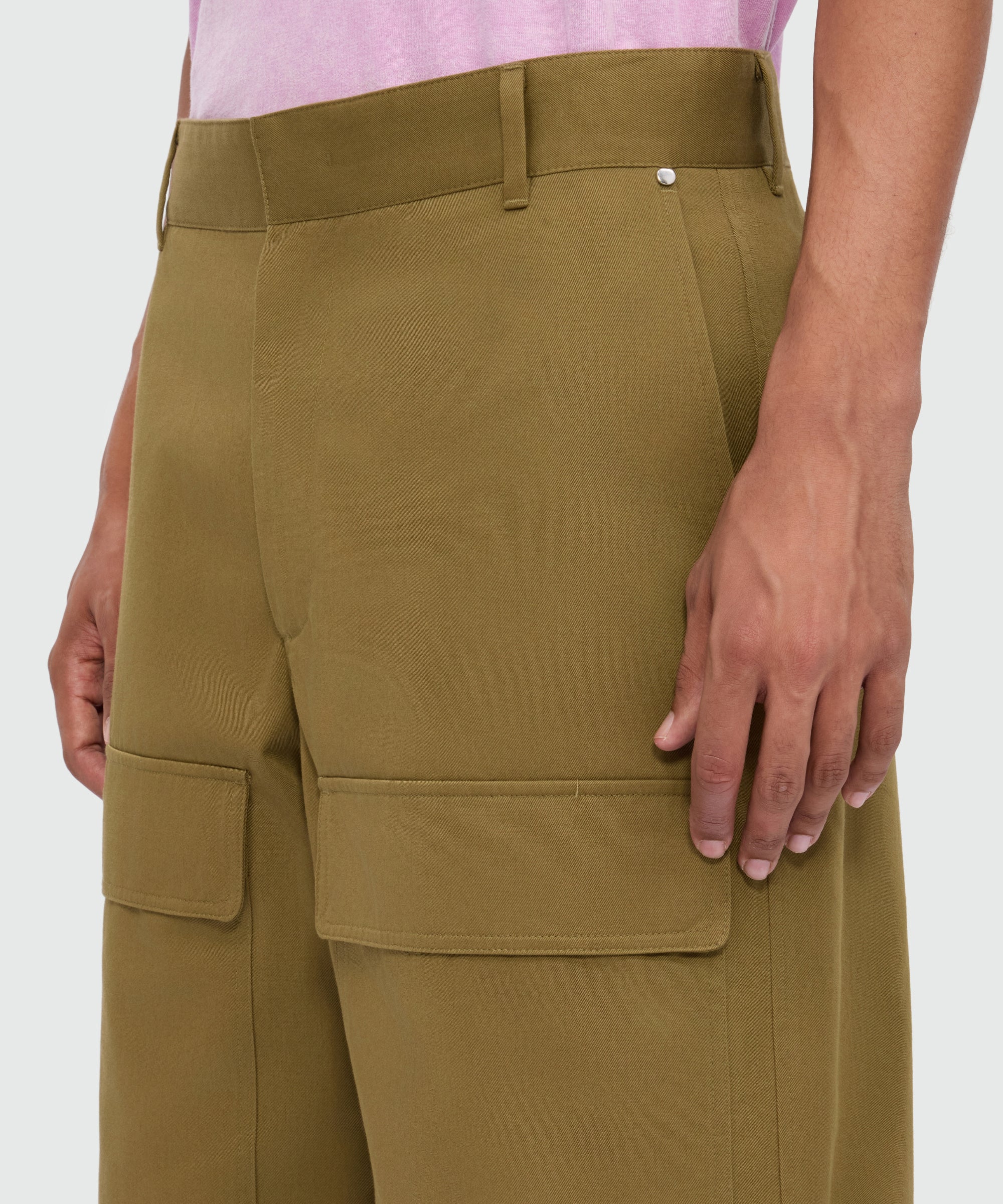 Military green cotton gabardine Bermuda shorts with wide legs and patch pockets on the leg. - Image 5