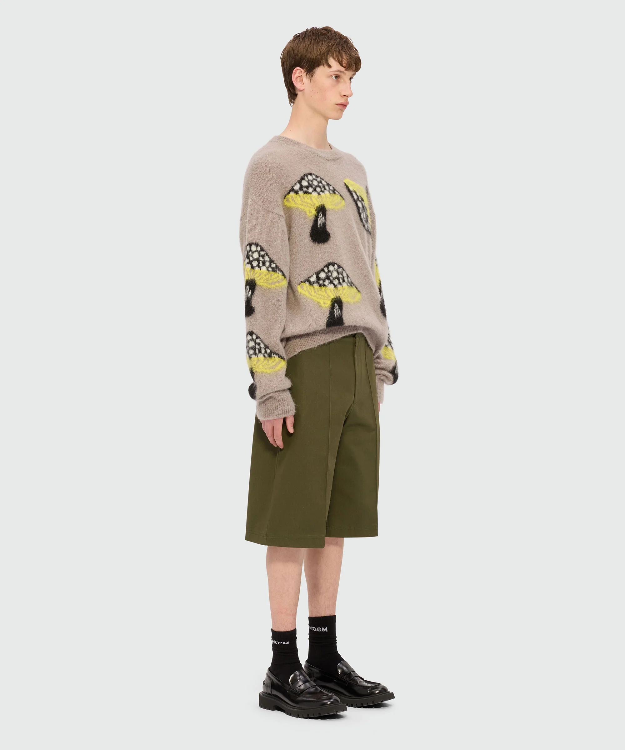 Olive green Bermuda shorts in cotton drill - Image 4