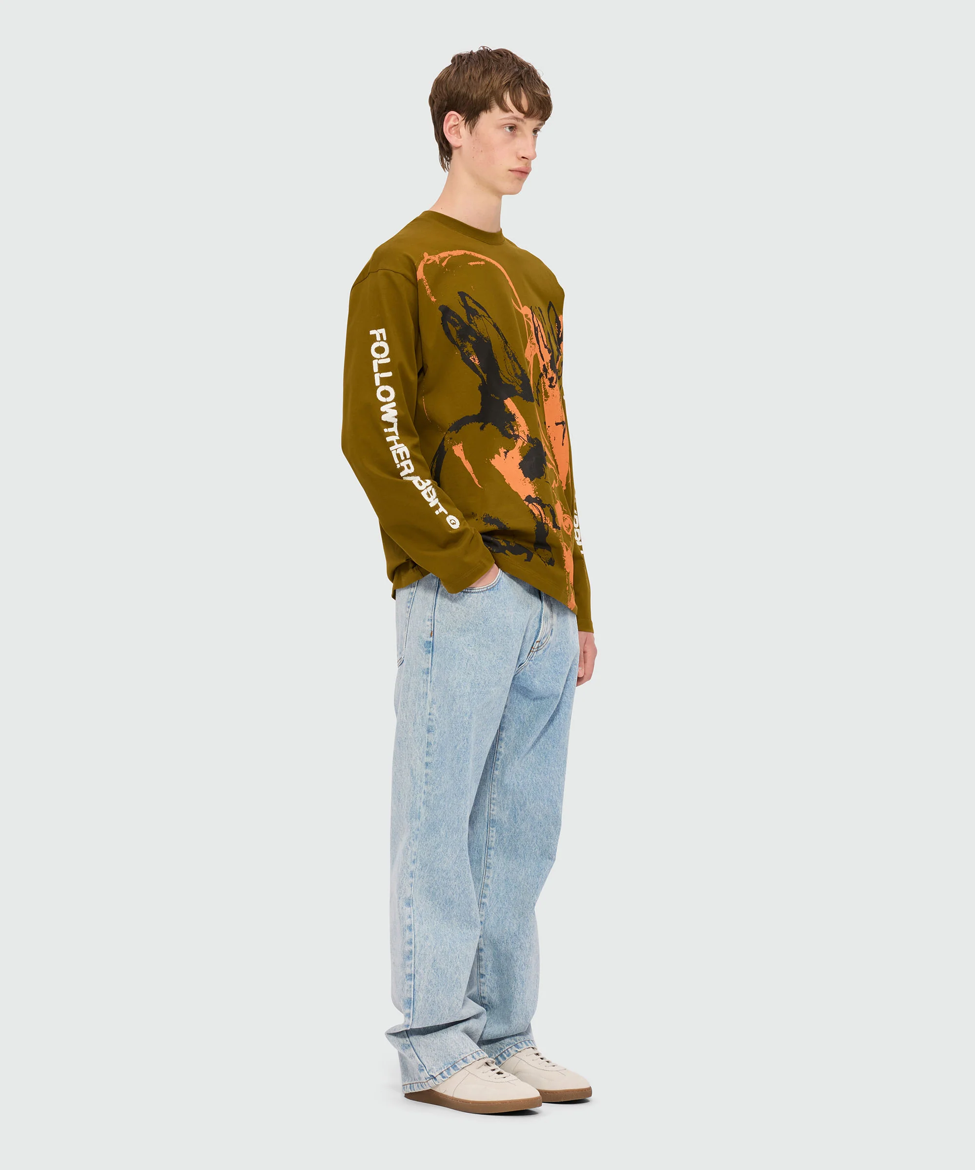 Olive green jersey T-shirt with "Sketched Bunnies" print - Image 4
