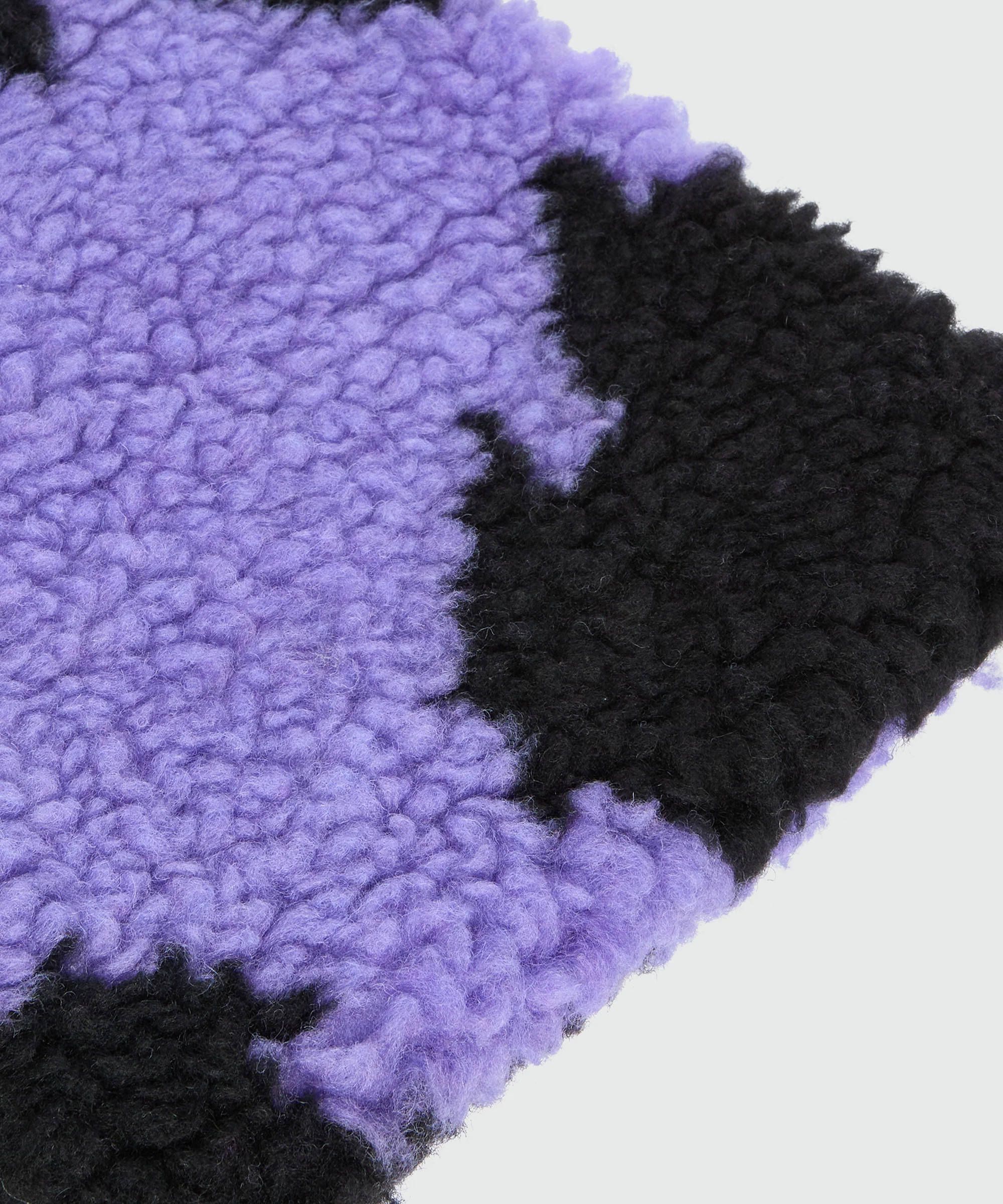 Purple maxi teddy scarf with "Follow the Rabbit®" motif - Image 2