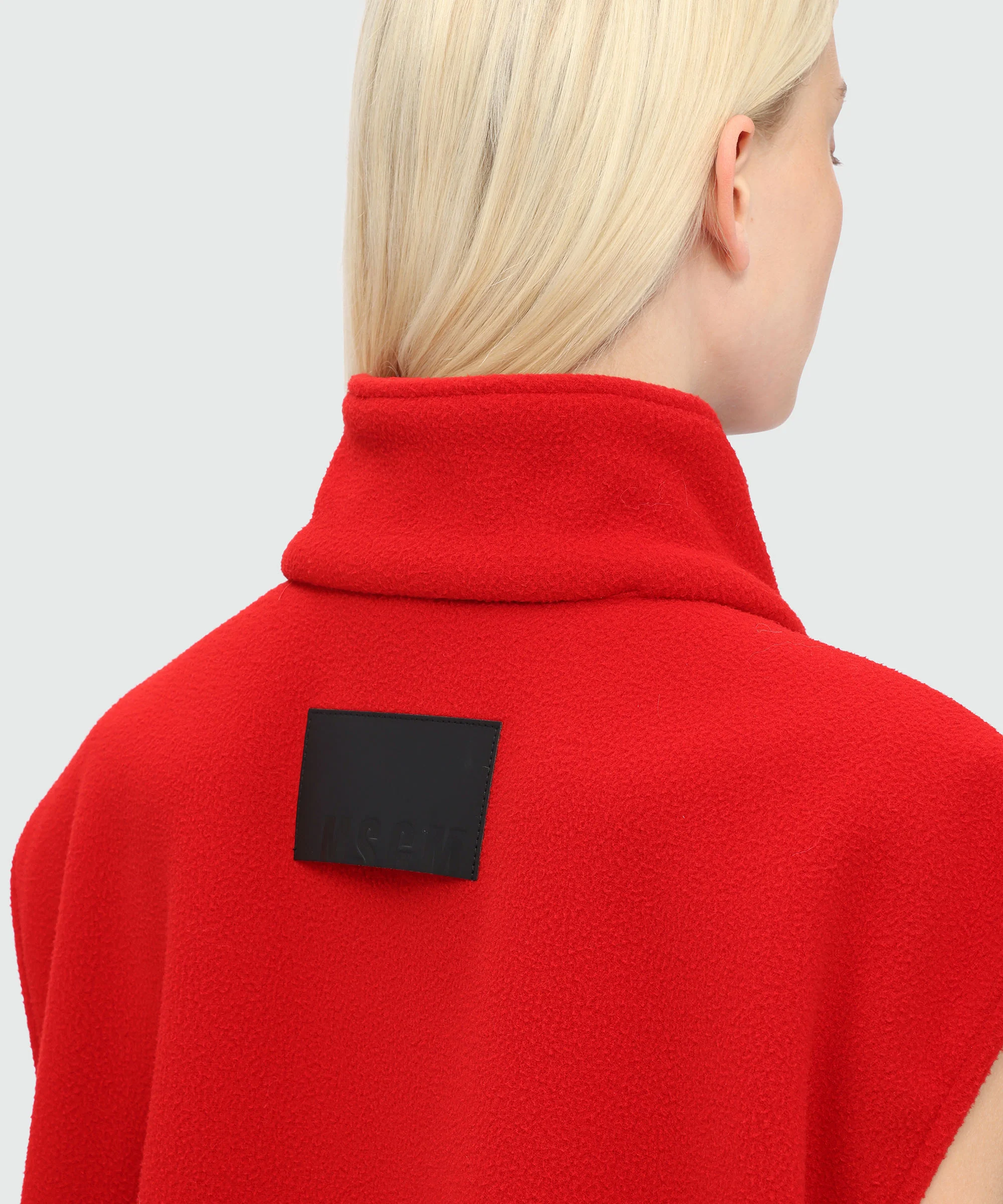Red fleece vest with high collar - Image 5