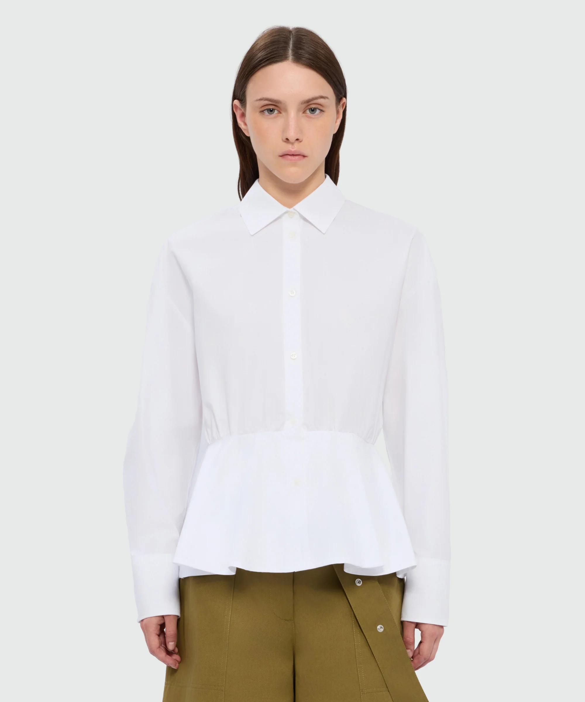 White cotton poplin shirt with cut and gathered waist - Image 2