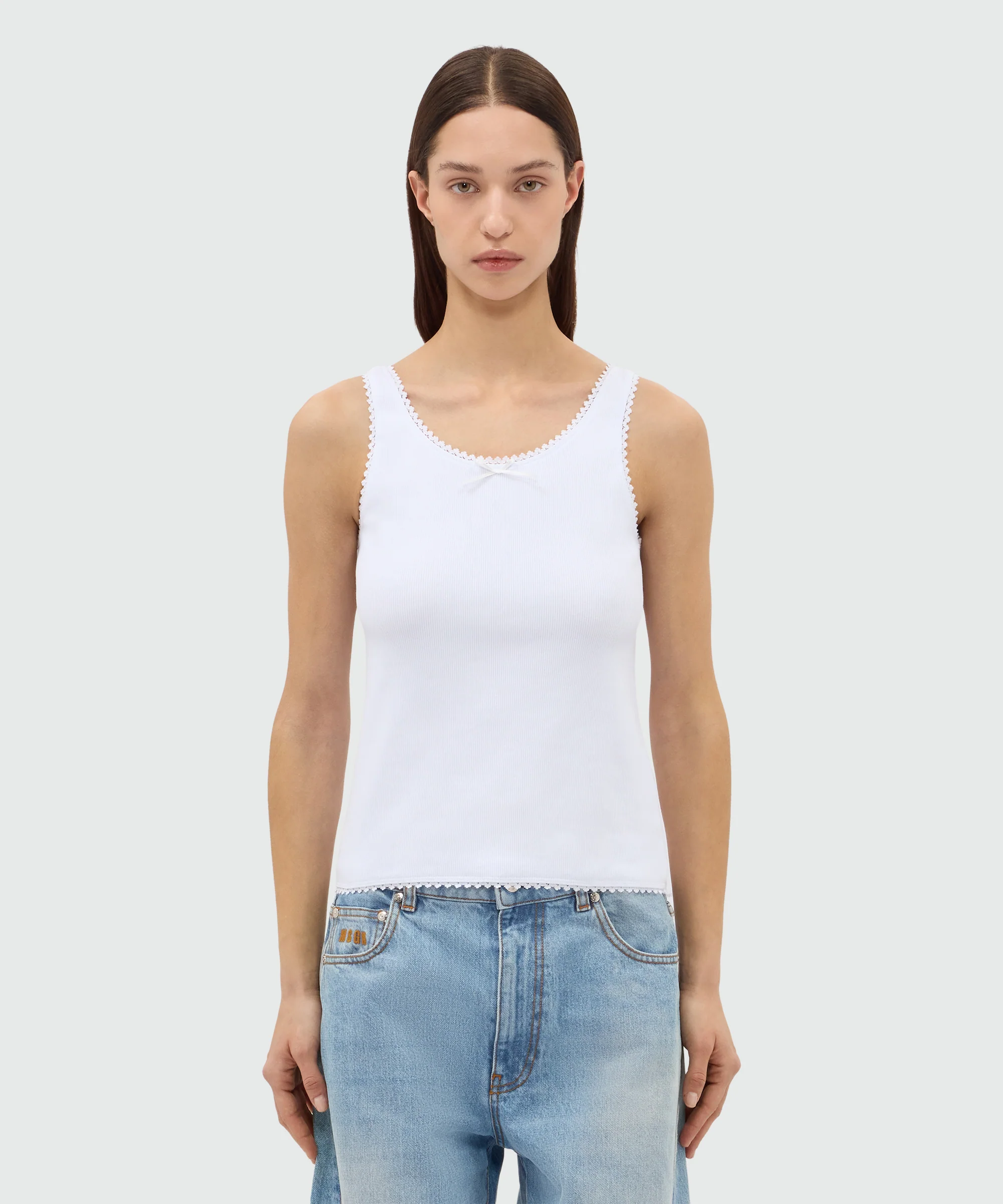 White ribbed cotton top with lace trim and bow detail - Image 3