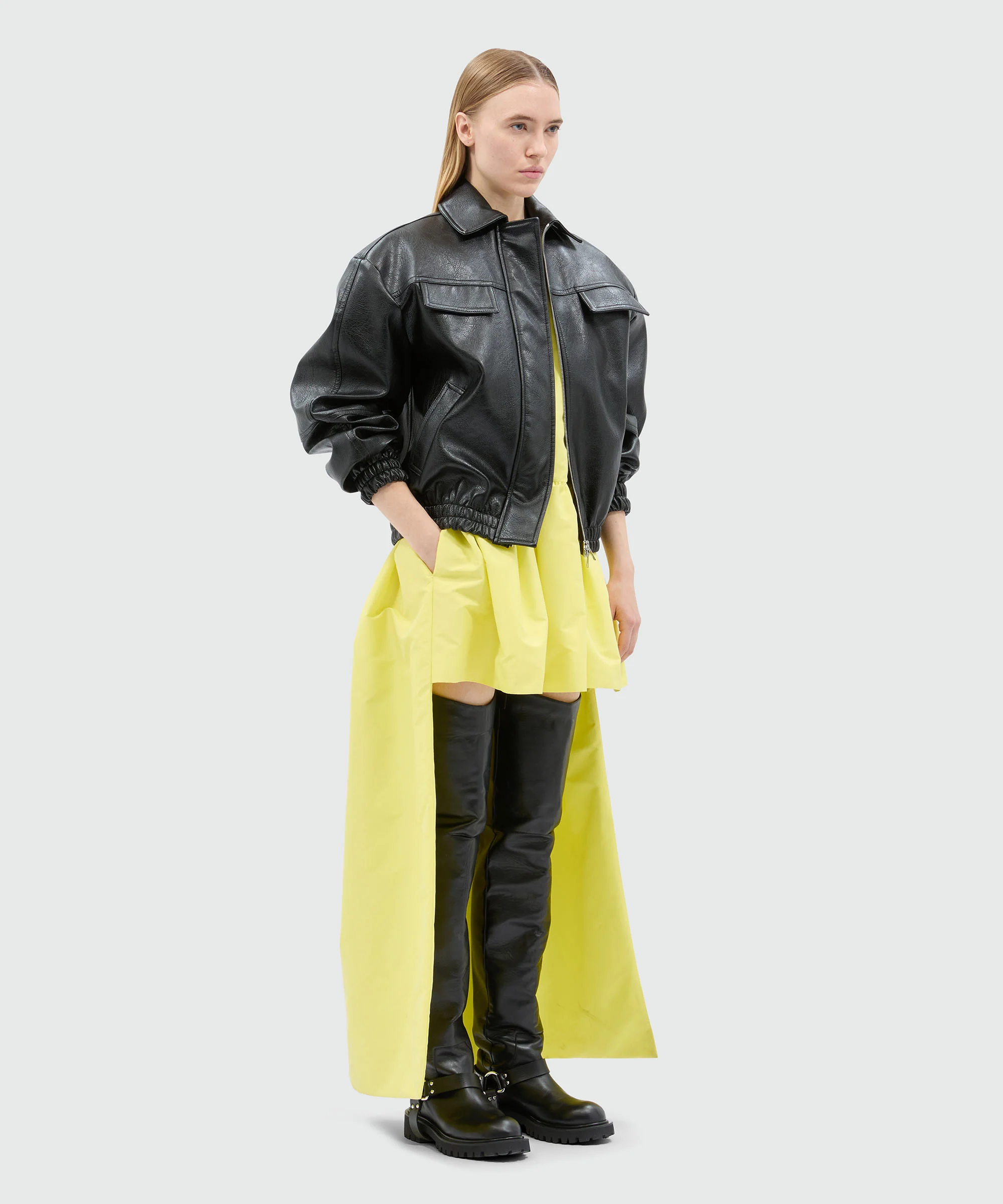 Yellow duchesse dress with train - Image 4